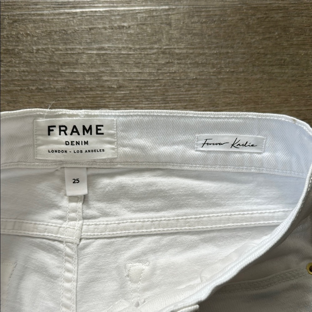 FRAME Flare Jeans - Picture 4 of 9